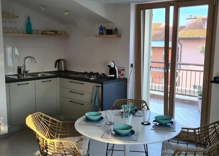 Rosso Di Sera ואסטו